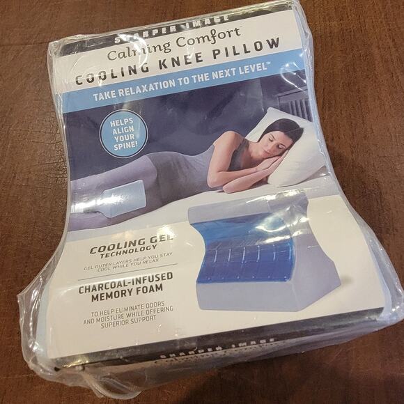 Sharper Image calming Comfort Cooling Gel Knee Pillow Charcoal Infused NEW - Picture 3 of 6
